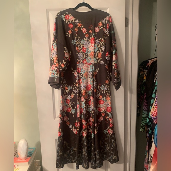 Floral Caftan - Picture 2 of 2